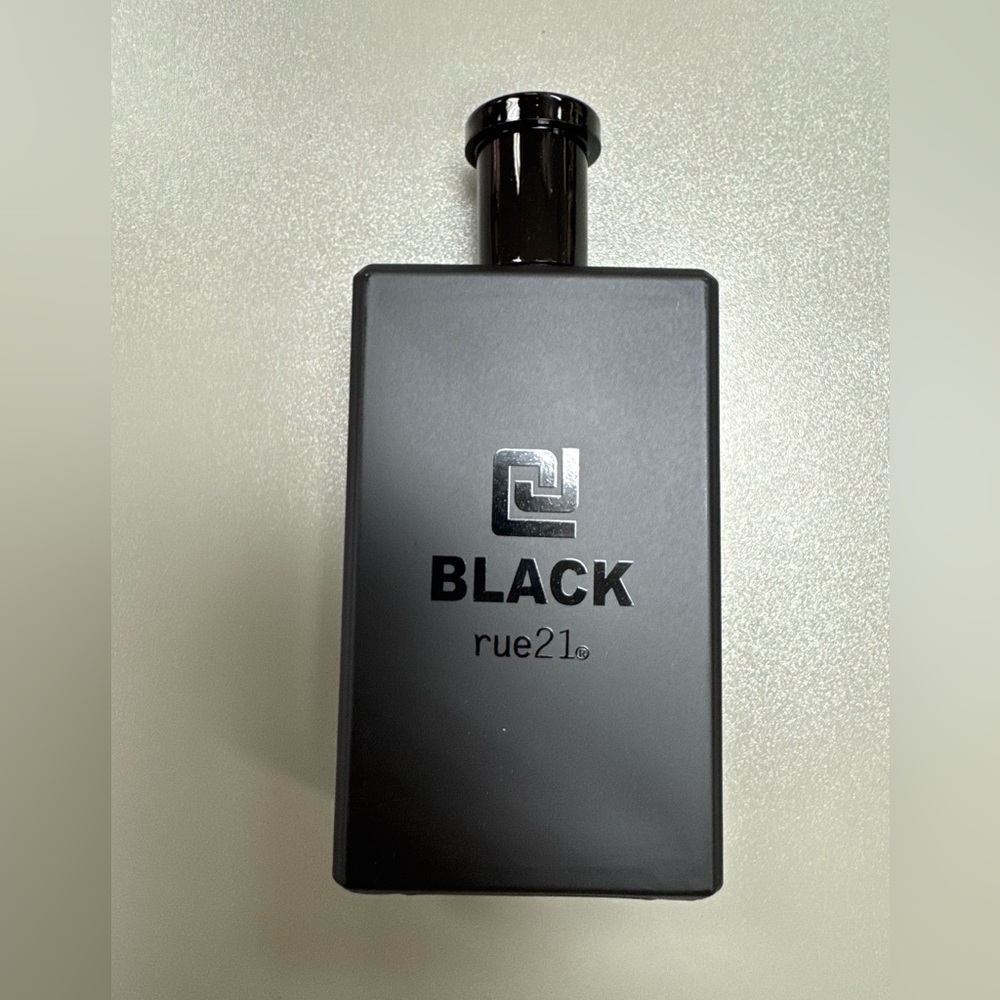 Rue21 CJ Black Cologne